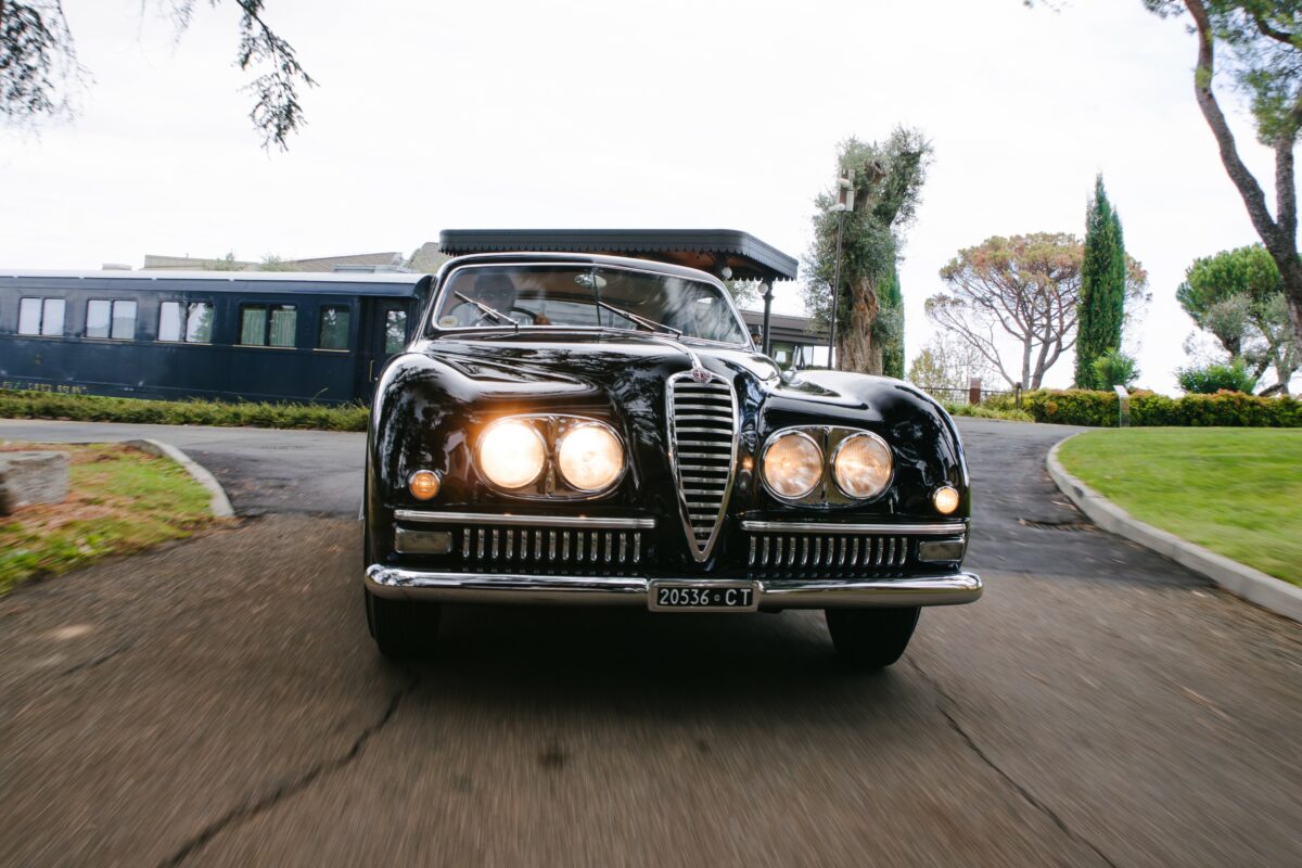 Eleganza in movimento: un viaggio nel tempo su quattro ruote