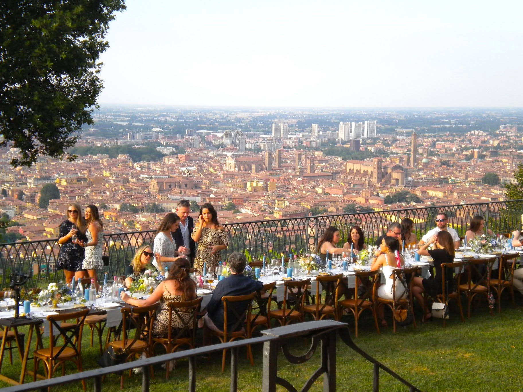 Aperitivi in Terrazza: ammirare Bologna dall’alto